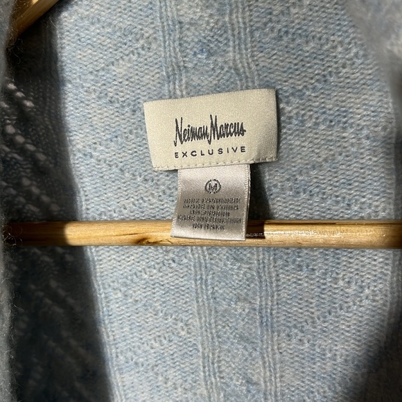 Neiman Marcus 100% Cashmere Women's Sweater Size M Light Blue/Aqua READ - Picture 2 of 5
